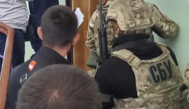 Слідчий СБУ вимагав 30 000 доларів США – ДБР повідомило про підозру